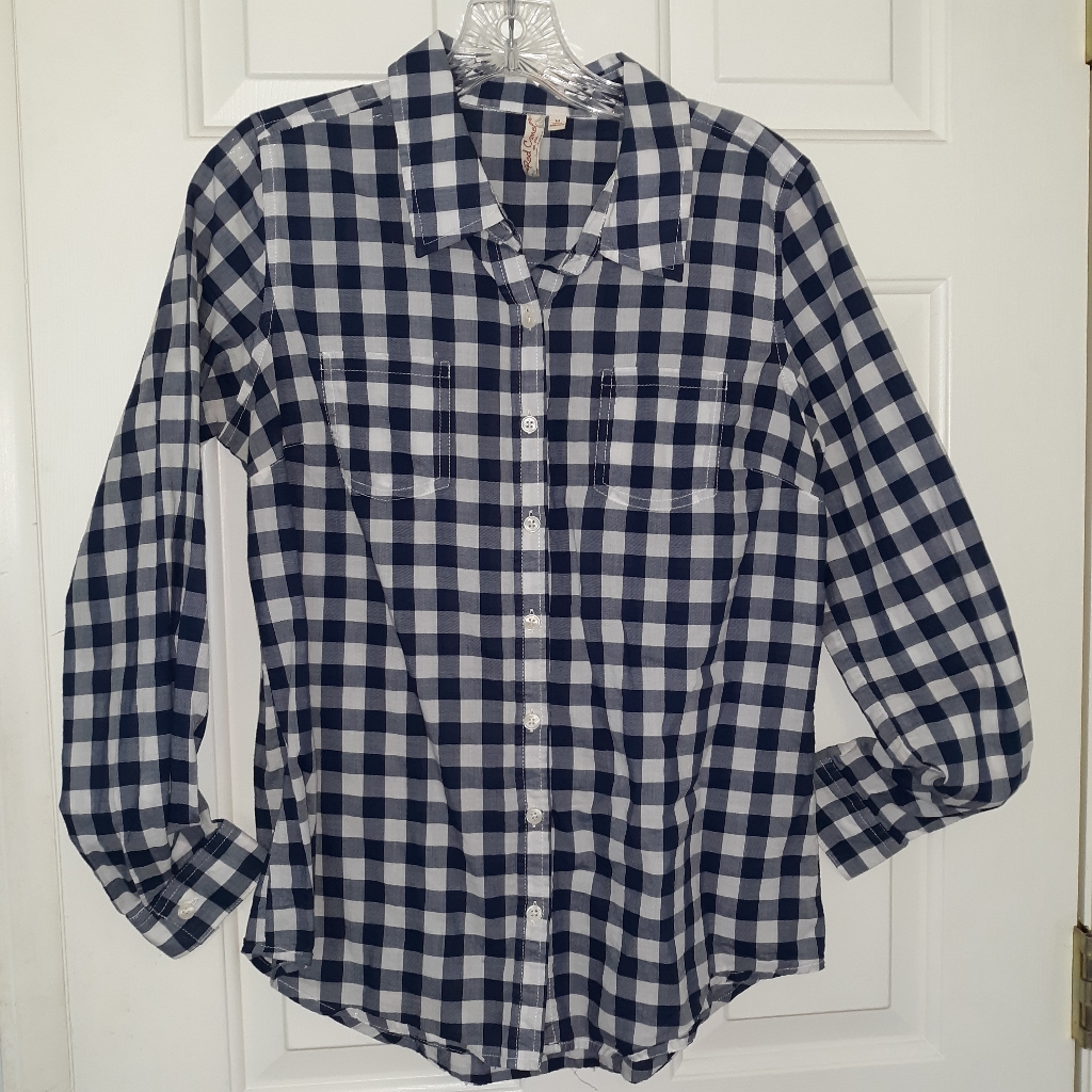 Blue And White Checked Button Up Shirt Size Medium